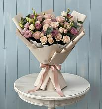 Букет цветов из:  Розы и Лизиантусы в Бессоновке
