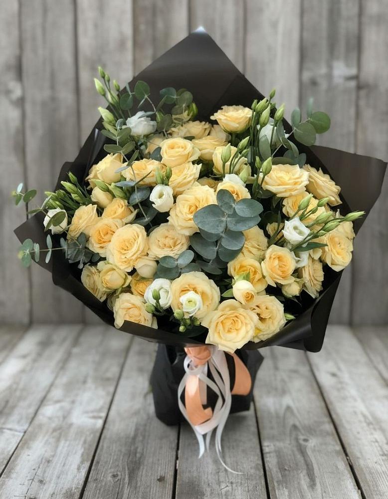 Букет цветов из: Розы и Лизиантусы в Бессоновке