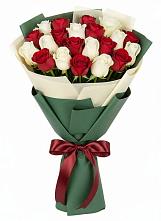Букет Микс из красных и белых роз в Бессоновке