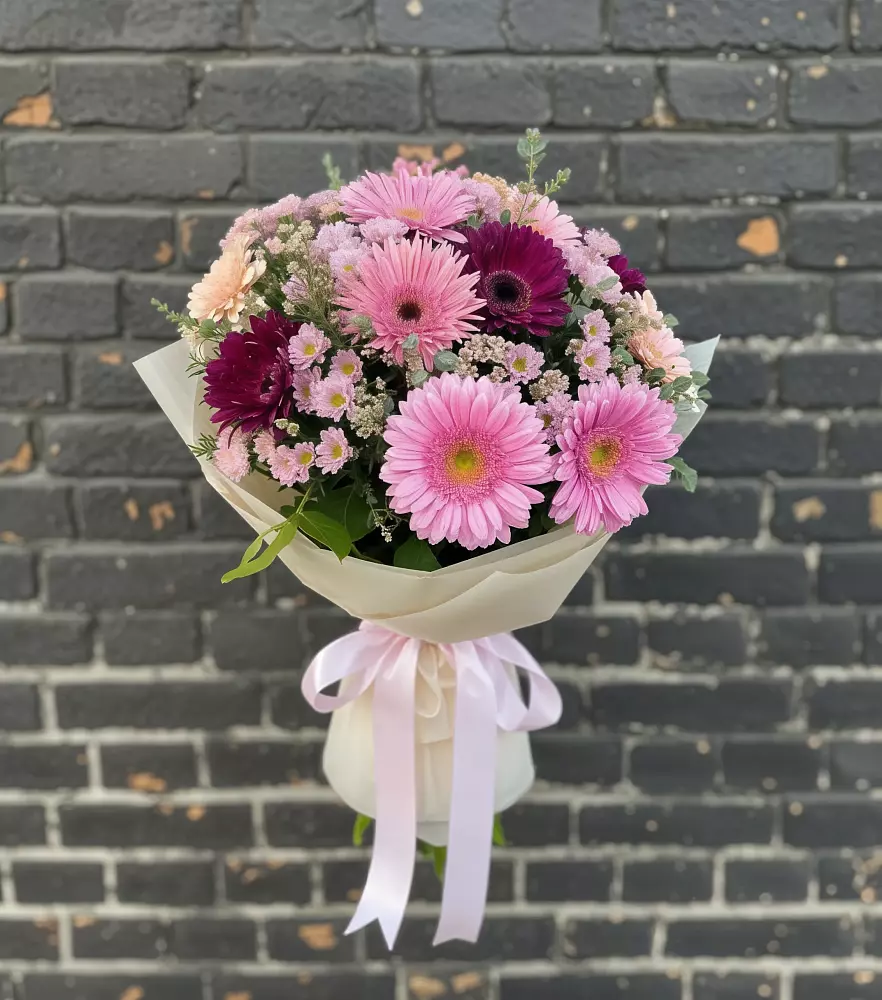 Букет цветов из: Герберы и Хризантемы в Бессоновке