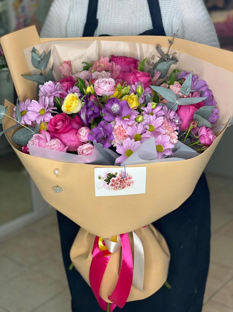 Букет цветов из: Хризантемы, Гвоздики и Альстромерии в Бессоновке