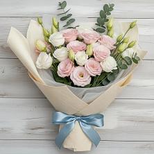 Букет цветов из:  Лизиантусы в Бессоновке