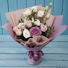 Букет цветов из:  Розы и Лизиантусы в Бессоновке
