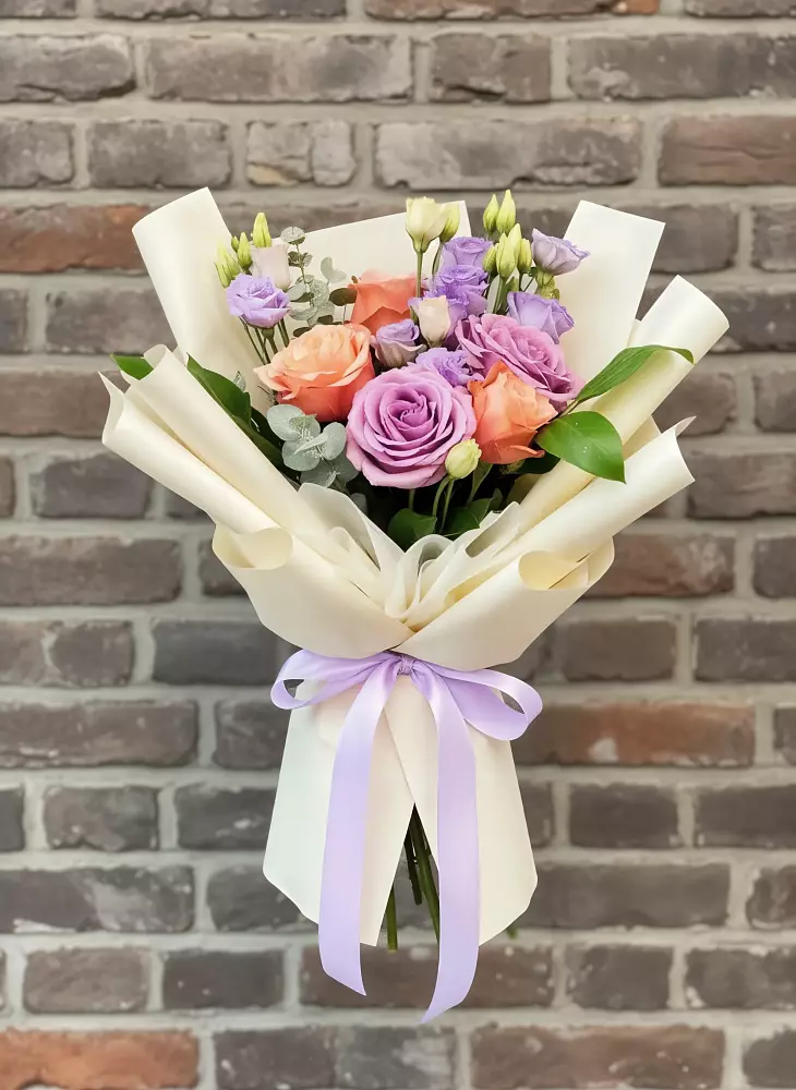 Букет цветов из: Лизиантусы и Розы в Бессоновке