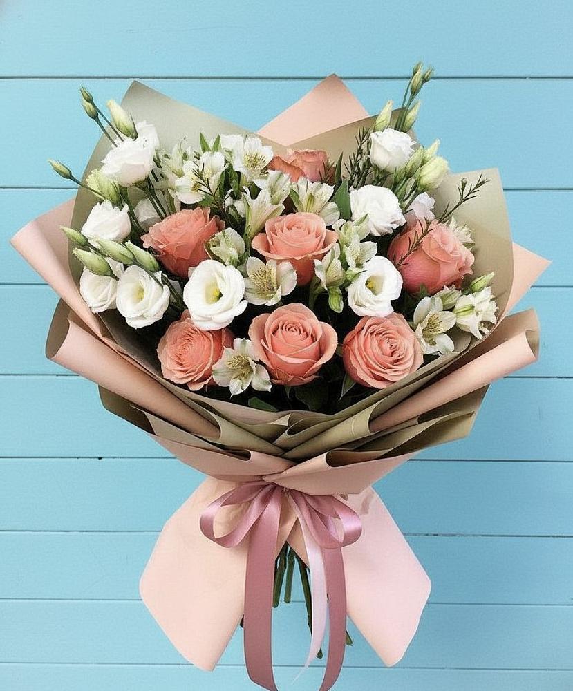 Букет цветов из: Розы, Альстромерии и Лизиантусы в Бессоновке