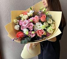 Букет цветов из:  Розы, Лизиантусы и Гвоздики #REPLACE_PRED# Бессоновке