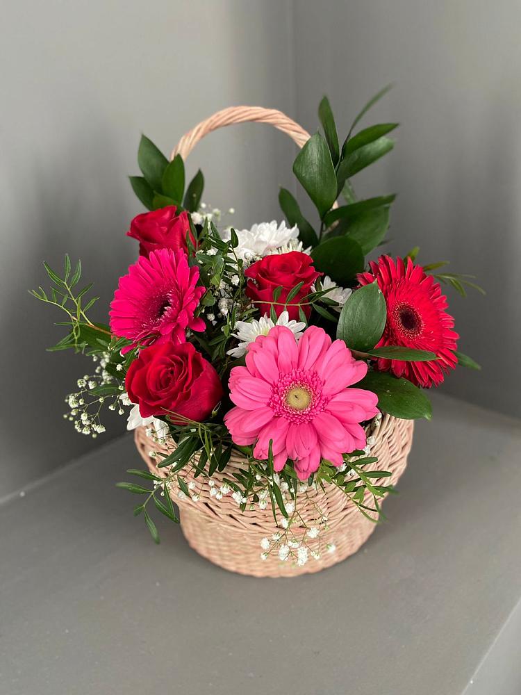 Цветочная композиция из Розы, Хризантемы и Герберы в корзине в Бессоновке
