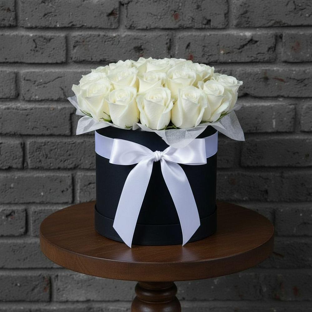 Цветочная композиция из Розы в шляпной коробке в Бессоновке