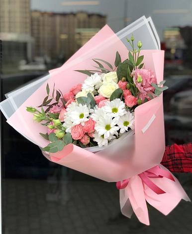 Букет цветов из: Розы, Лизиантусы и Хризантемы в Бессоновке