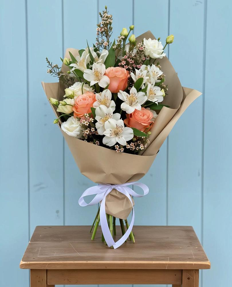 Букет цветов из: Альстромерии, Лизиантусы, Розы и Хризантемы в Бессоновке