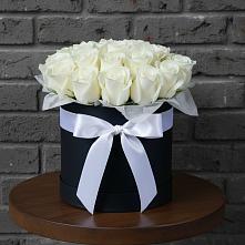 Цветочная композиция из Розы в шляпной коробке #REPLACE_PRED# Бессоновке